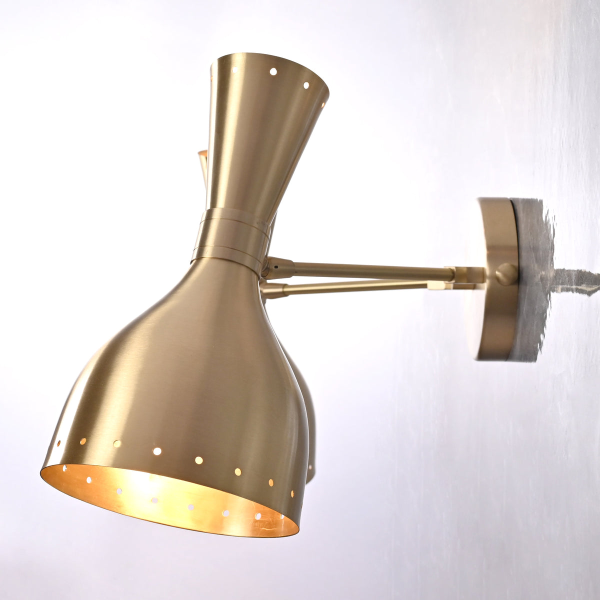 Rome Formculptural Wall Sconce - 21" - 32601