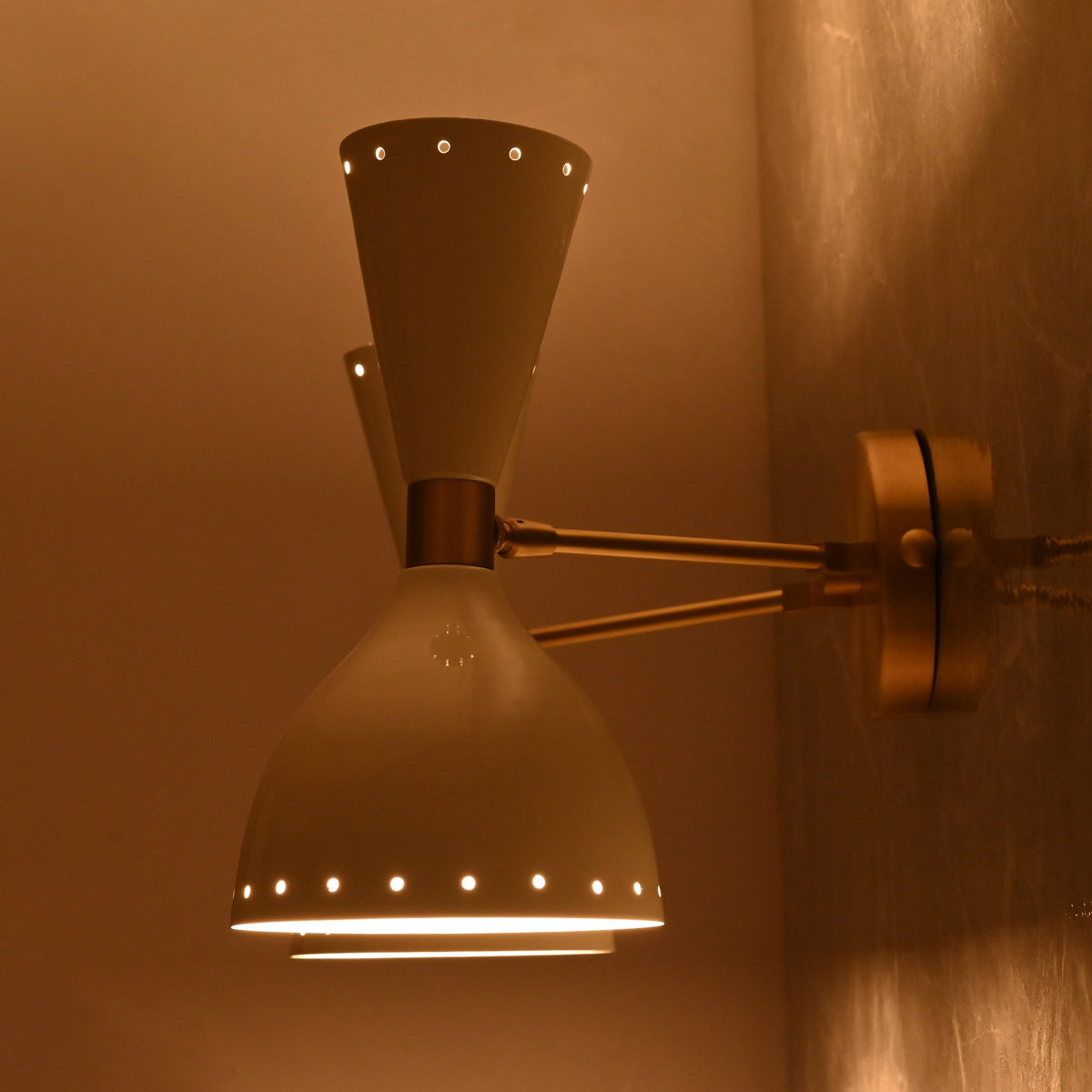 Rome Formculptural Wall Sconce - 20" - 32604