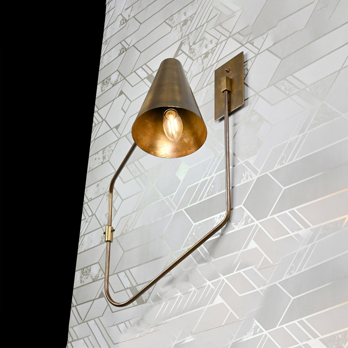 Paris Bloom - Ruffle Wall Sconce - 21.3" - 32582