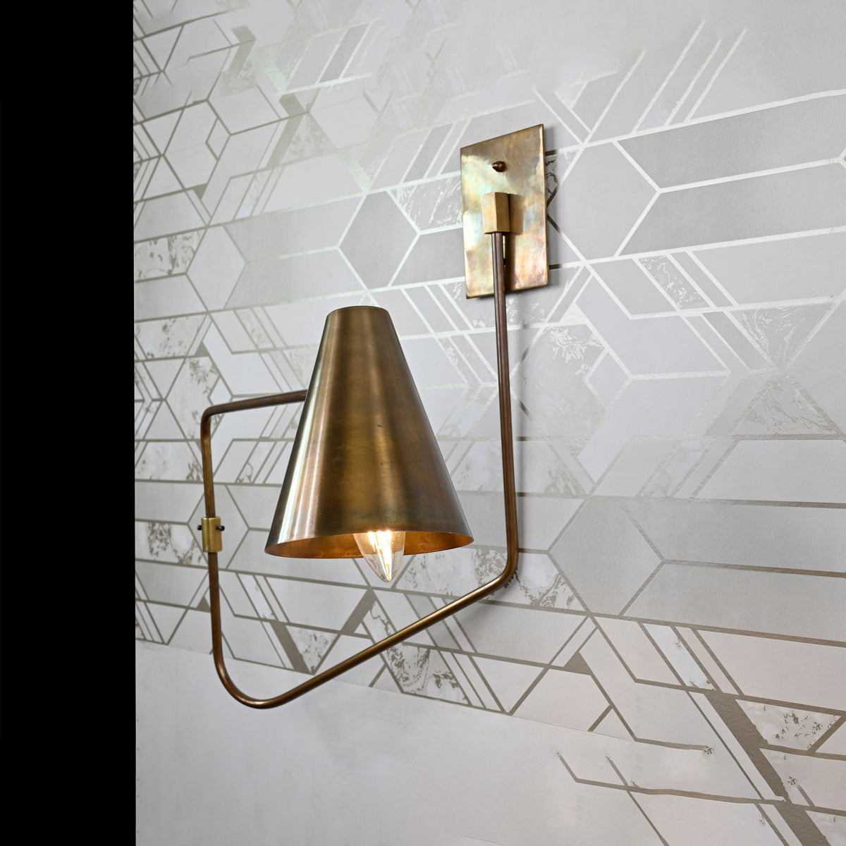 Paris Bloom - Ruffle Wall Sconce - 21.3" - 32582