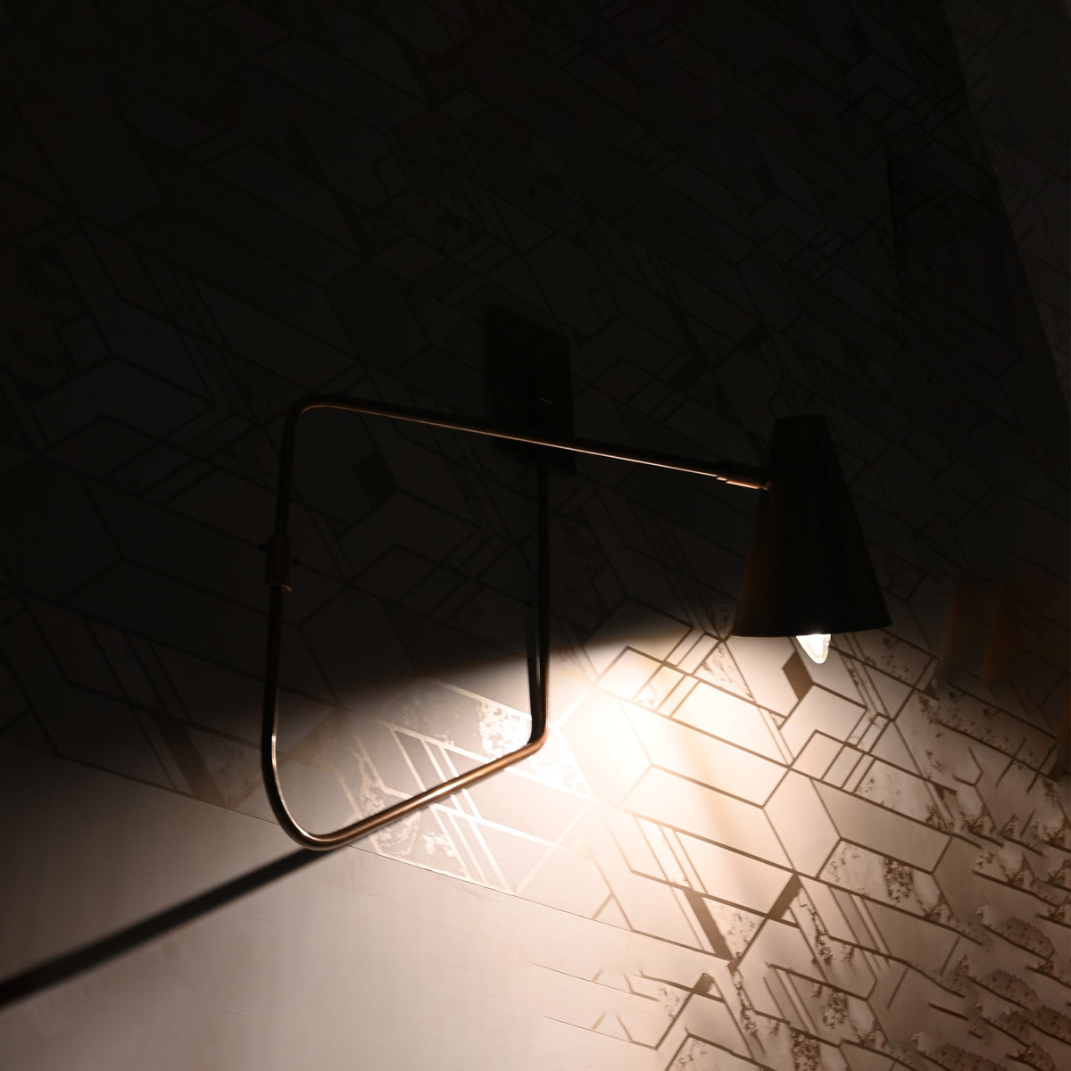 Paris Bloom - Ruffle Wall Sconce - 21.3" - 32582